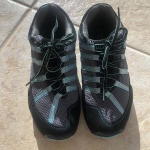 KURU Chicane Wide Supportive Walking Sneaker